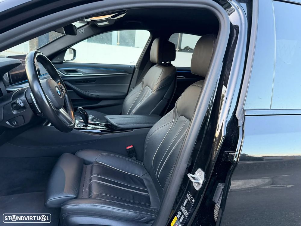 BMW 545 e xDrive Pack M - 16
