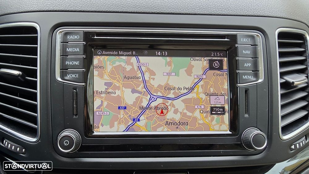 VW Sharan 2.0 TDI Blue Highline - 23