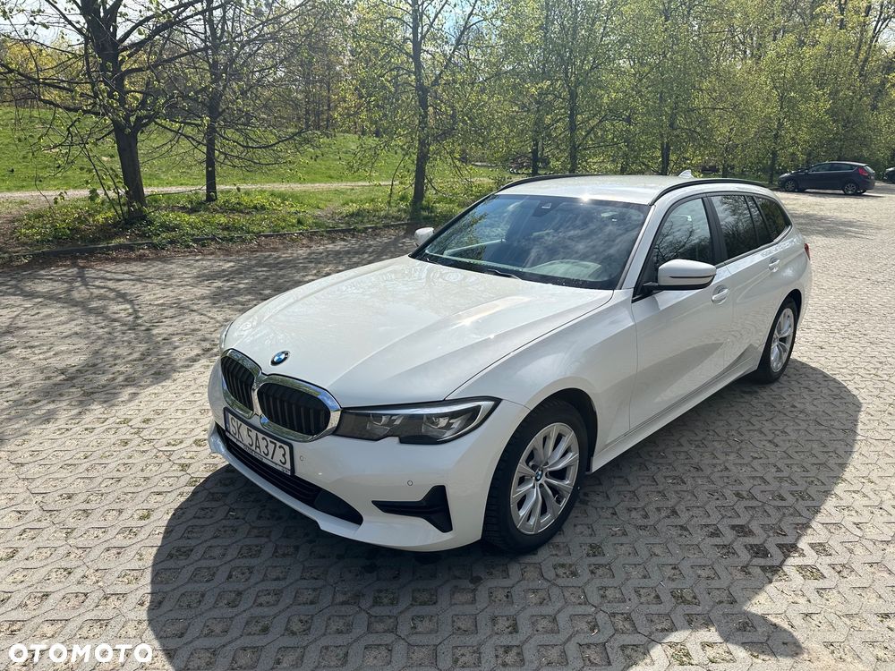BMW Seria 3 318i - 4