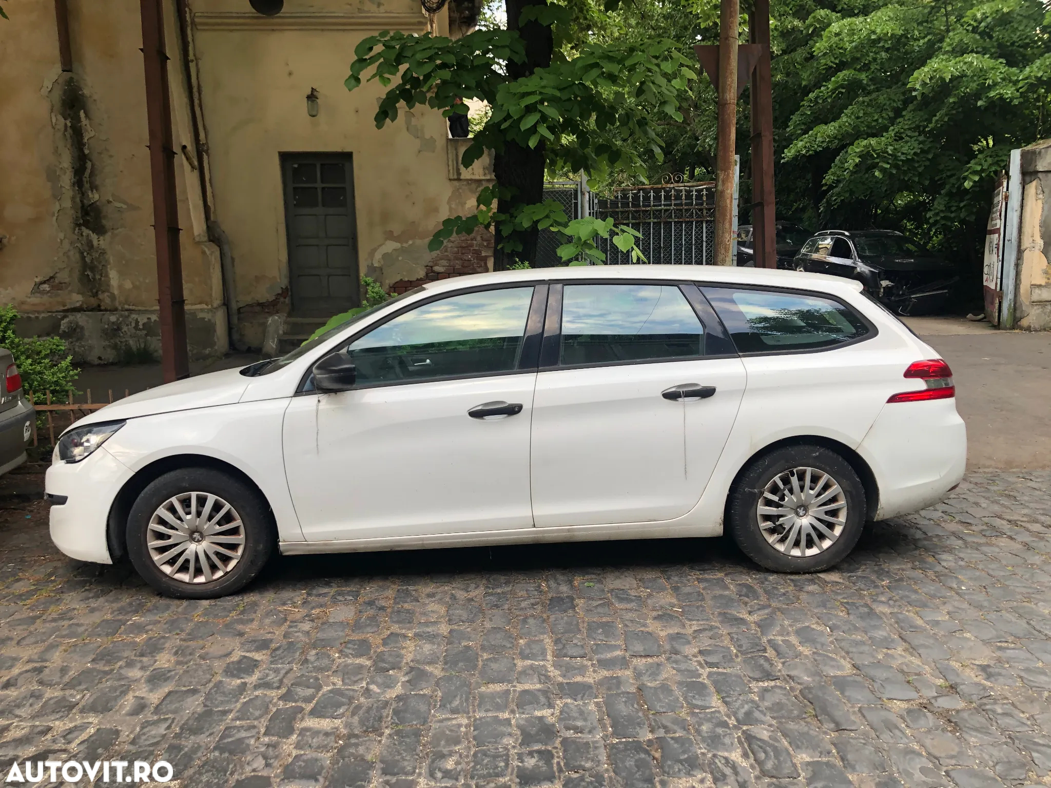 Dezmembrez Peugeot 308 break alb 2016 HDI - 3