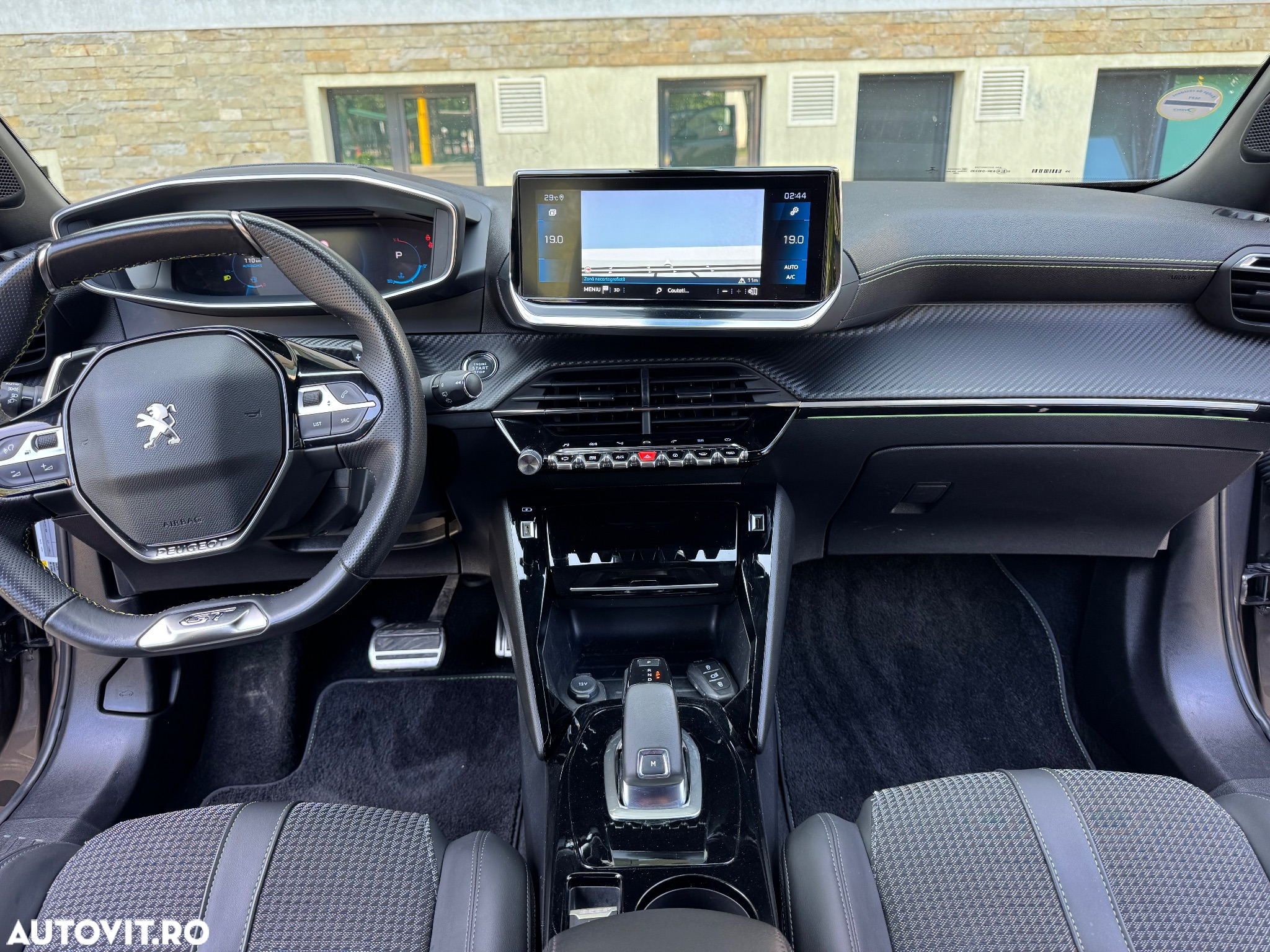 Peugeot 2008 PureTech 130 EAT8 GT - 5