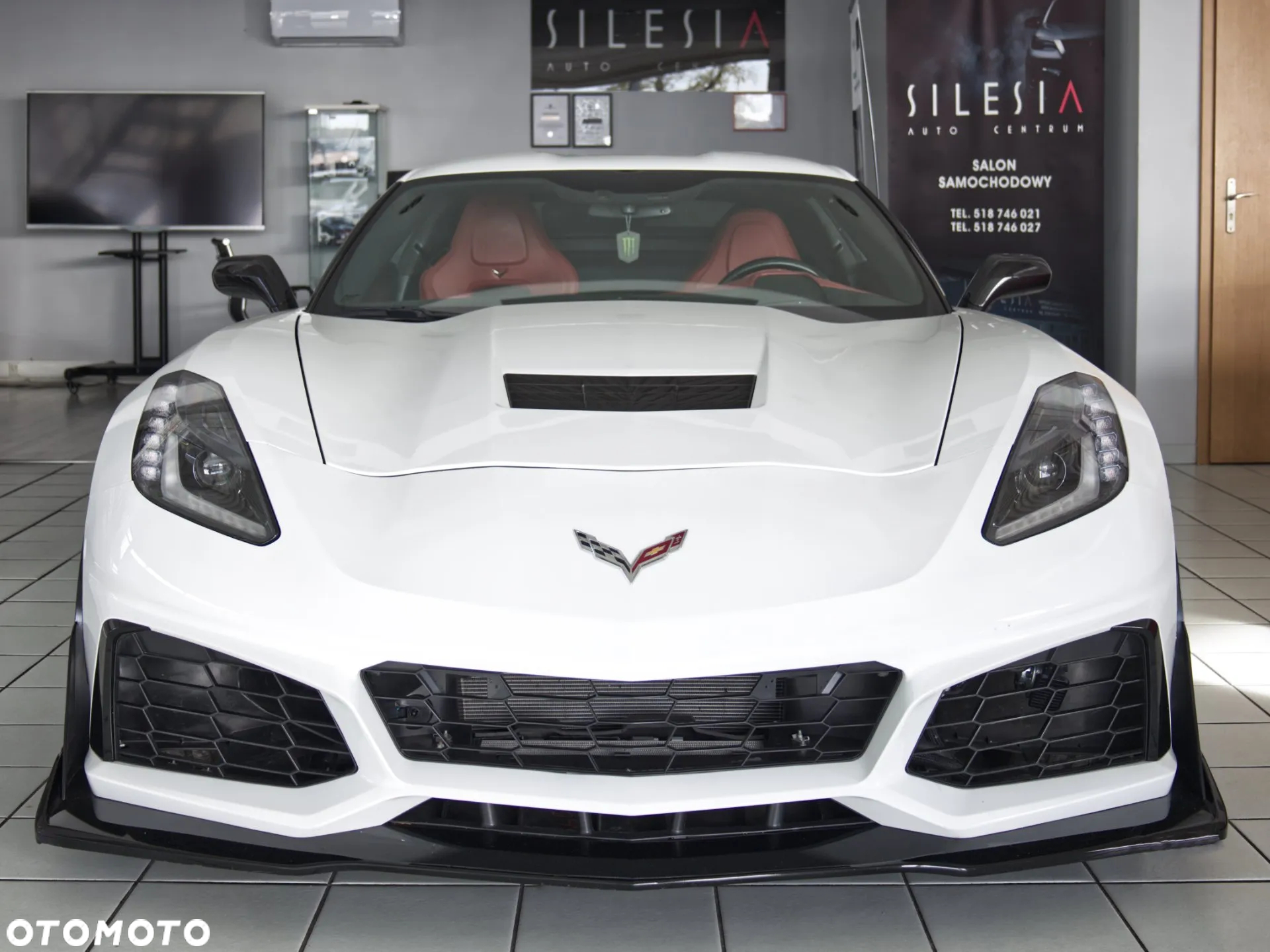 Chevrolet Corvette - 3
