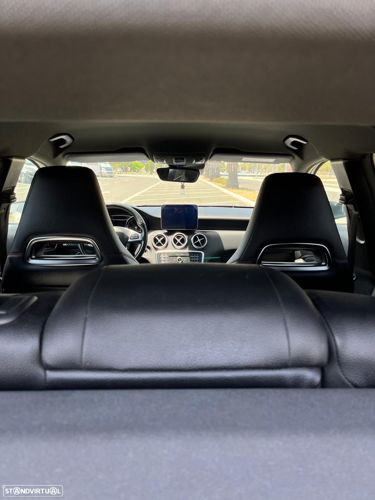Mercedes-Benz A 180 d AMG Line - 10