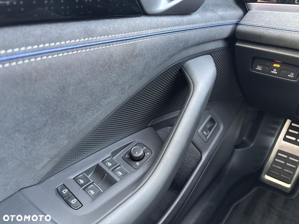 Volkswagen Passat - 25