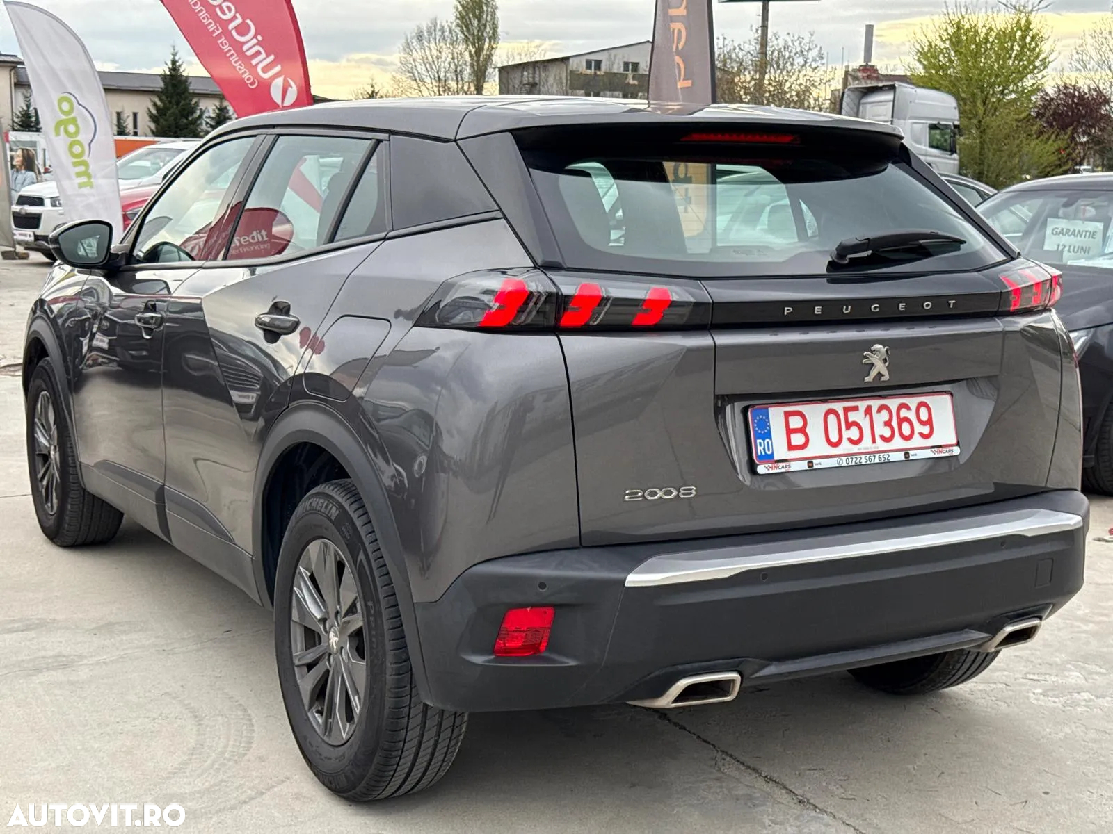 Peugeot 2008 1.2 PureTech EAT8 STT Active Pack - 4