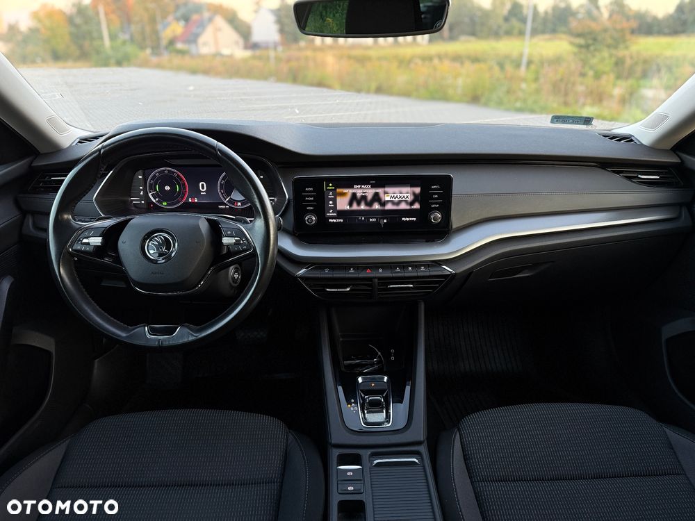 Skoda Octavia 2.0 TDI Ambition DSG - 25