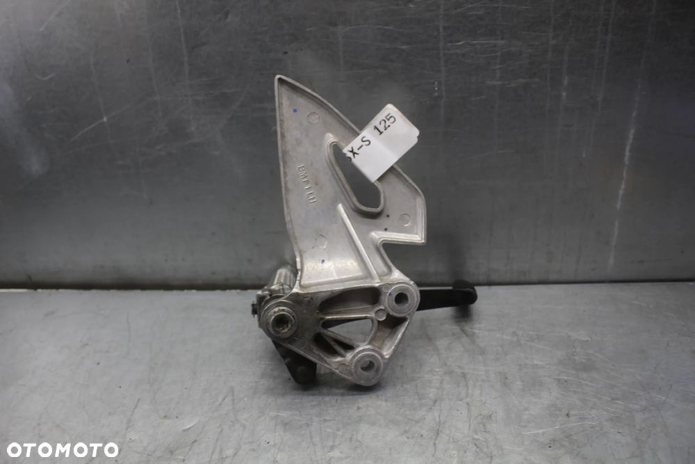 Suzuki GSX 125 S 19r Set kierowcy lewy podnóżek dźwignia - 2