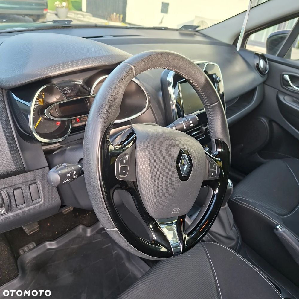 Renault Clio - 11