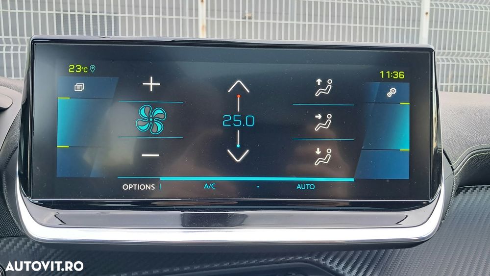 Peugeot 208 - 18