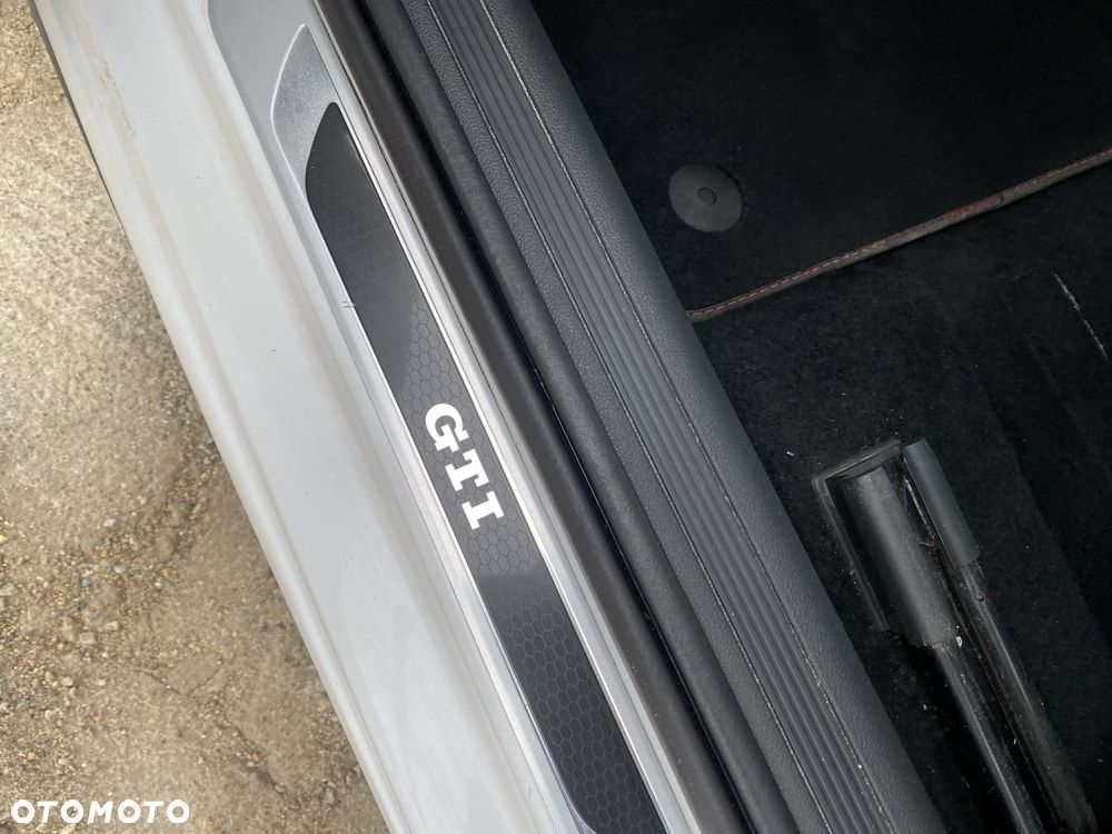 Volkswagen Polo 2.0 TSI DSG GTI - 20