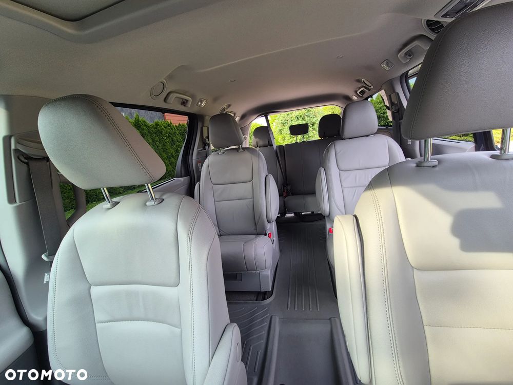 Toyota Sienna 3.5 V6 XLE AWD - 21