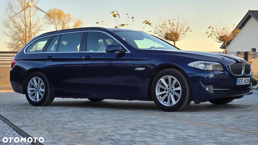 BMW Seria 5 ver-520d-blue-performance - 12