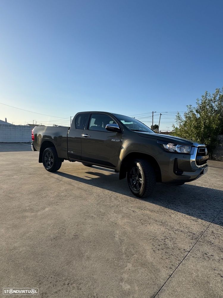 Toyota Hilux 2.4 D-4D 4WD Trial - 11
