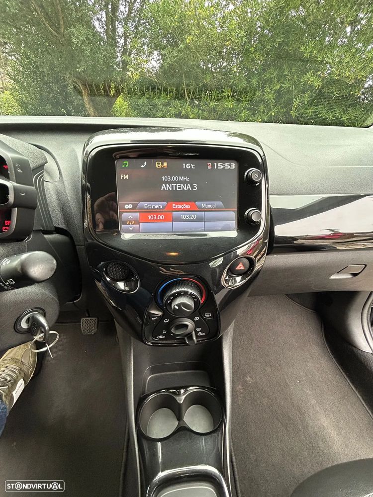 Toyota Aygo 1.0 X-Play Plus+X-Touch +TSS MM - 13