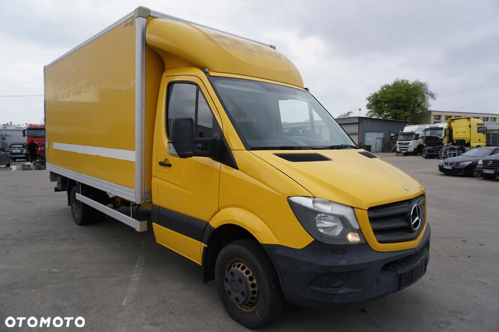 Mercedes-Benz Sprinter - 4