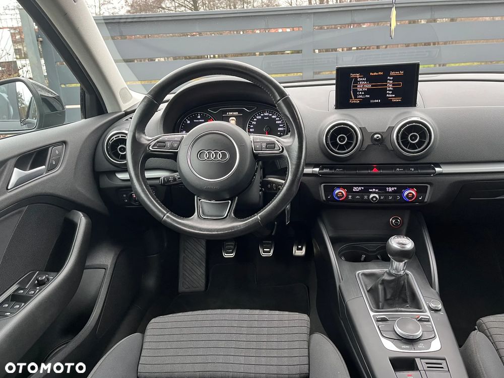 Audi A3 Limousine 2.0 TDI S line Sportpaket - 22