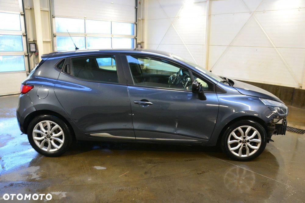 Renault Clio - 8