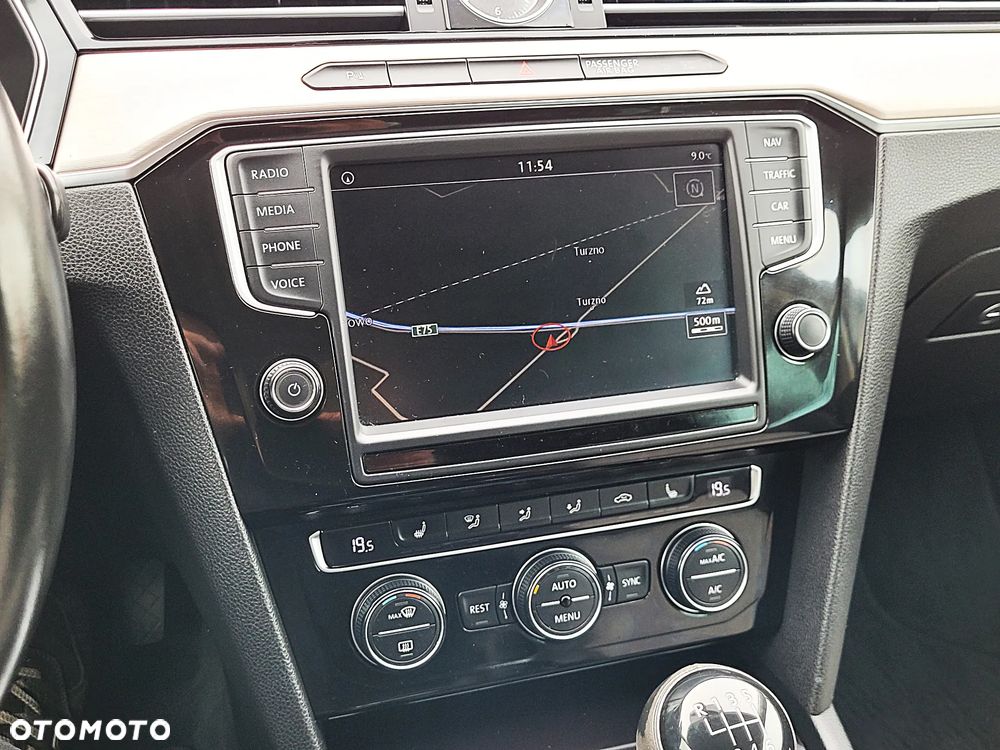 Volkswagen Passat 2.0 TDI (BlueMotion Technology) Highline - 24