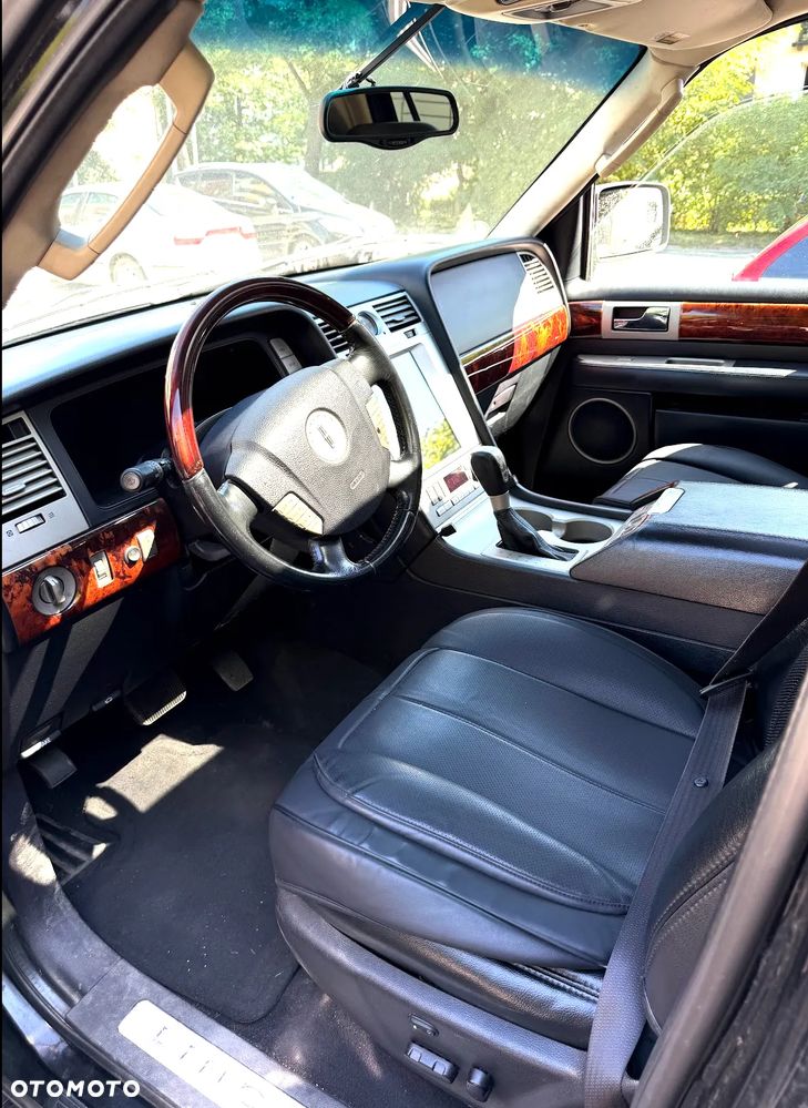 Lincoln Navigator 5.4 4WD - 24