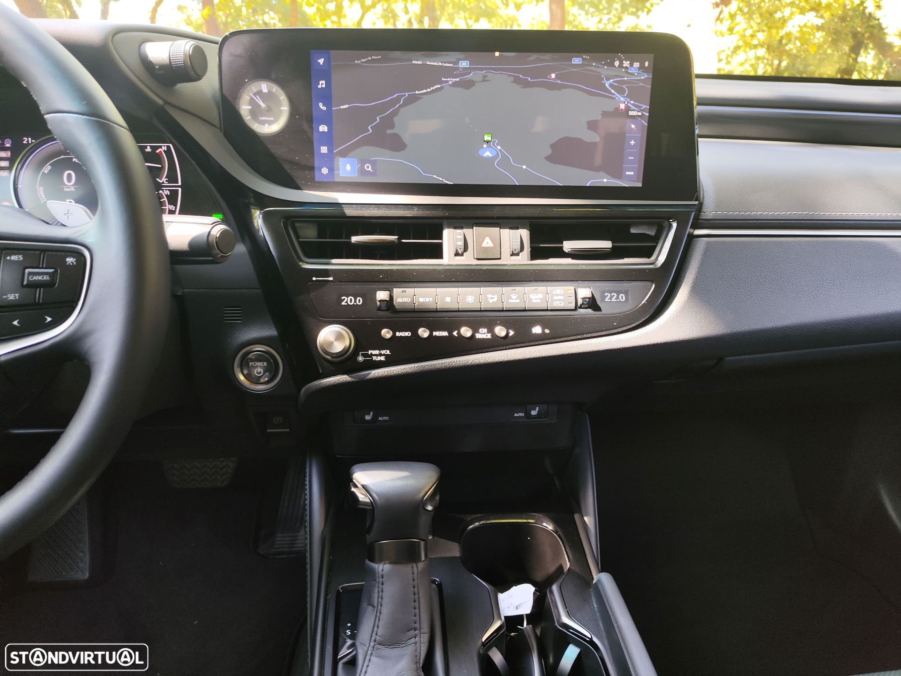 Lexus ES 300h Special Edition - 11