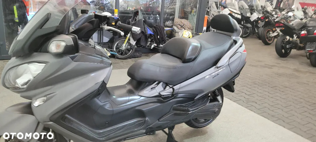 Suzuki Burgman - 27