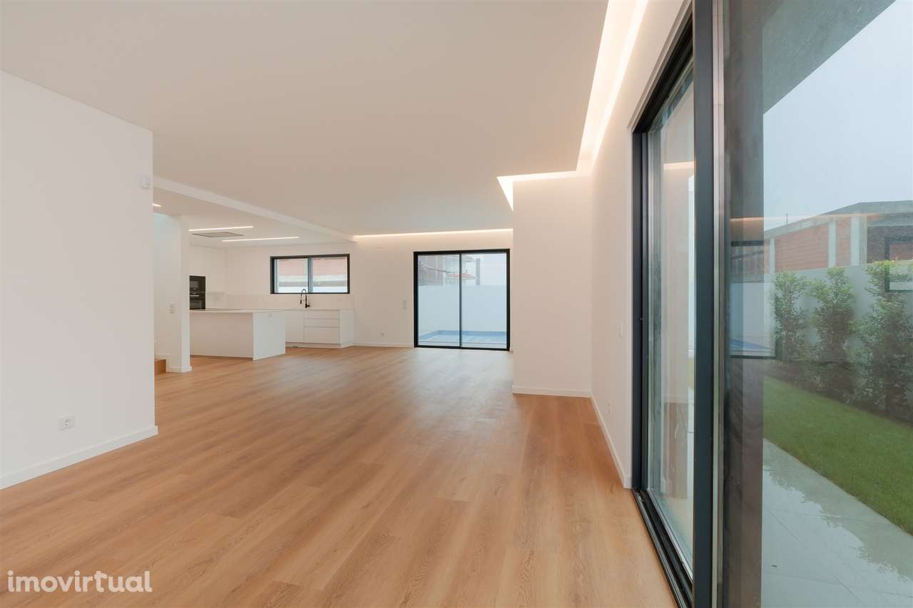 Moradia  Isolada T4 com piscina, jardim e garagem em Murches. - Grande imagem: 2/45