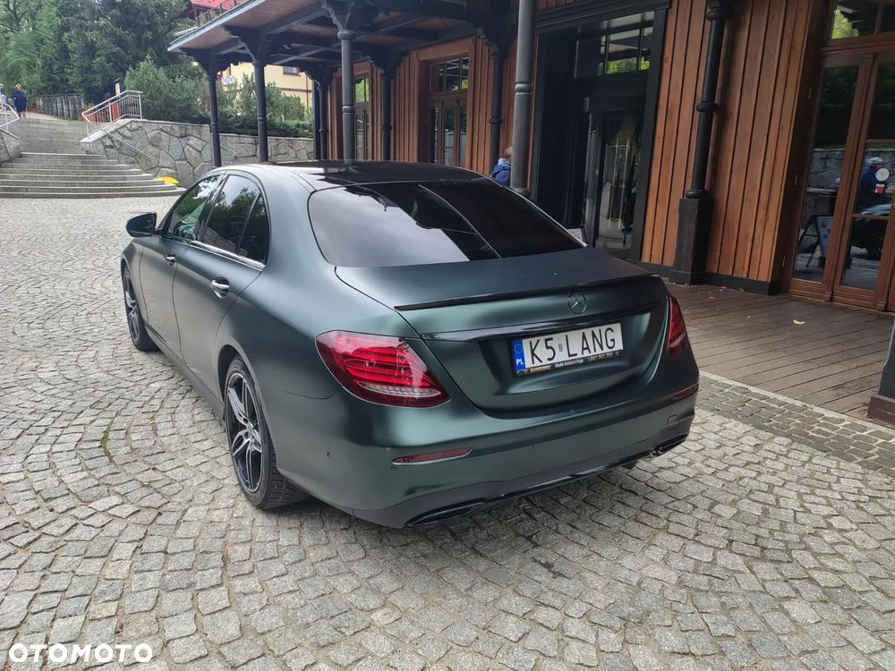 Mercedes-Benz Klasa E 220 d 4-Matic 9G-TRONIC - 4