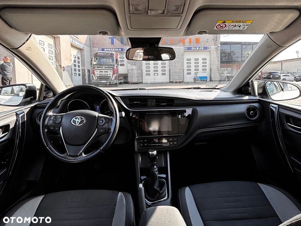 Toyota Auris - 10