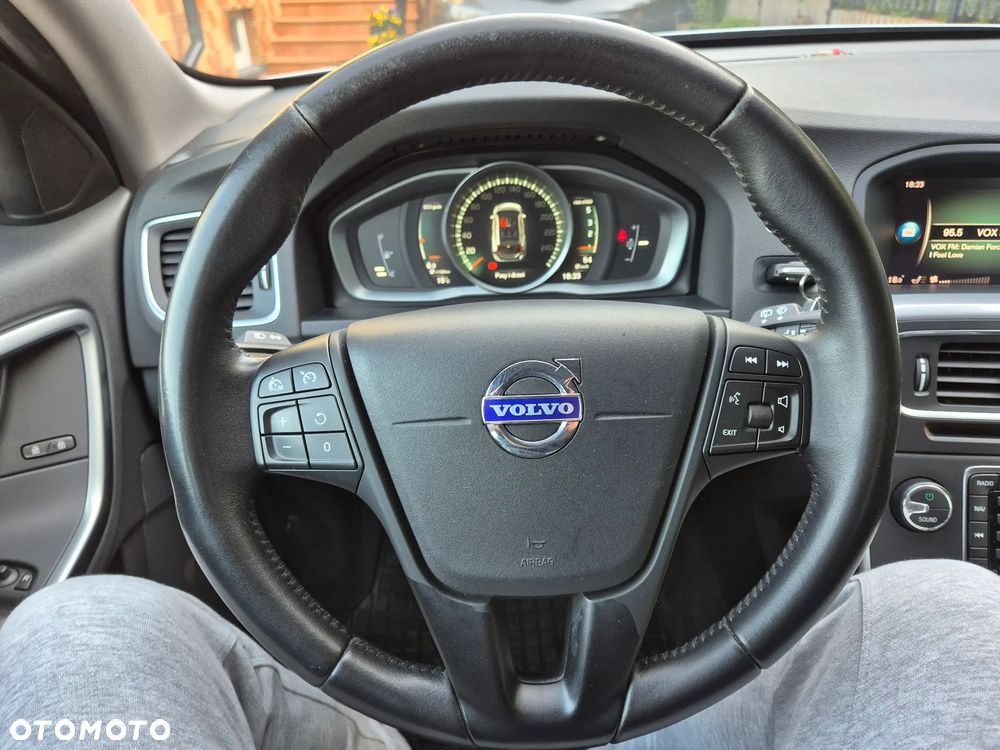 Volvo V60 D2 Drive-E Momentum - 11