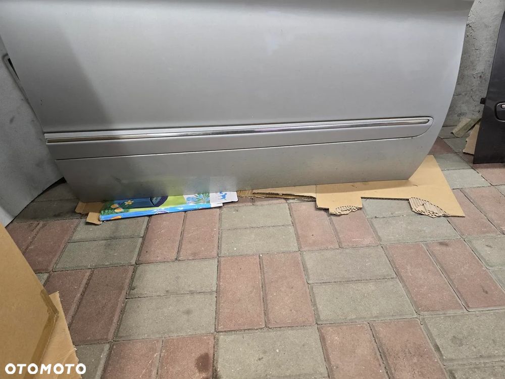 SPRZEDAM MERCEDES B KLASA W245 PRAWE PRZEDNIE DRZWI W KOLOR 761 W ORYGINALE DO MONTAŻU - 3