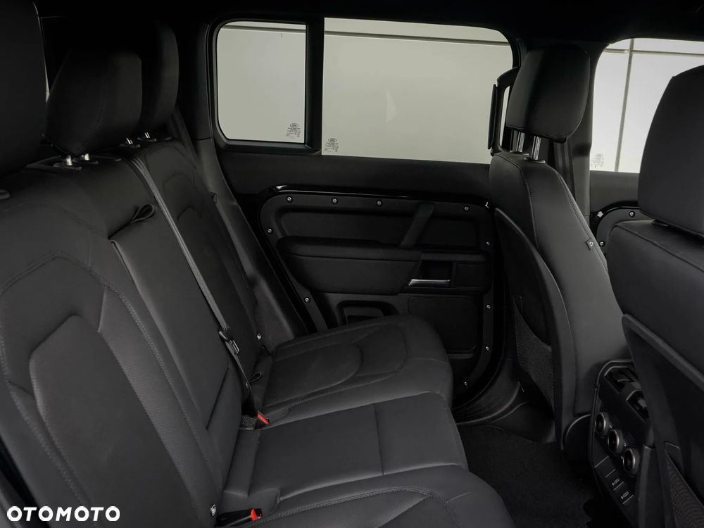 Land Rover Defender 3.0 D250 mHEV X-Dynamic SE - 26