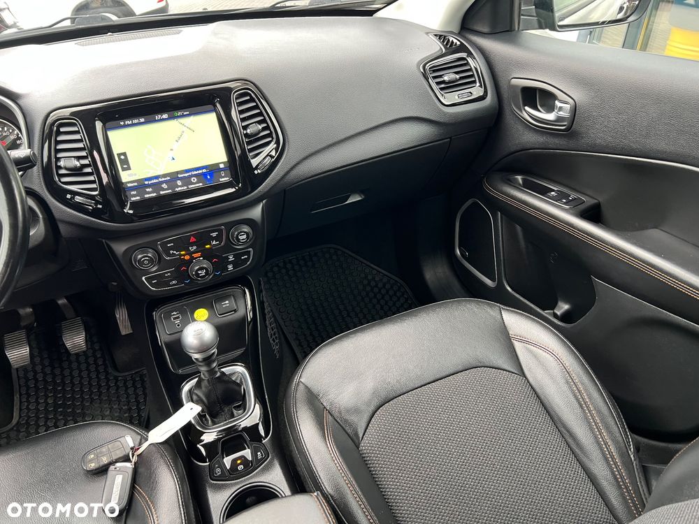 Jeep Compass 1.4 TMair Longitude FWD S&S - 24