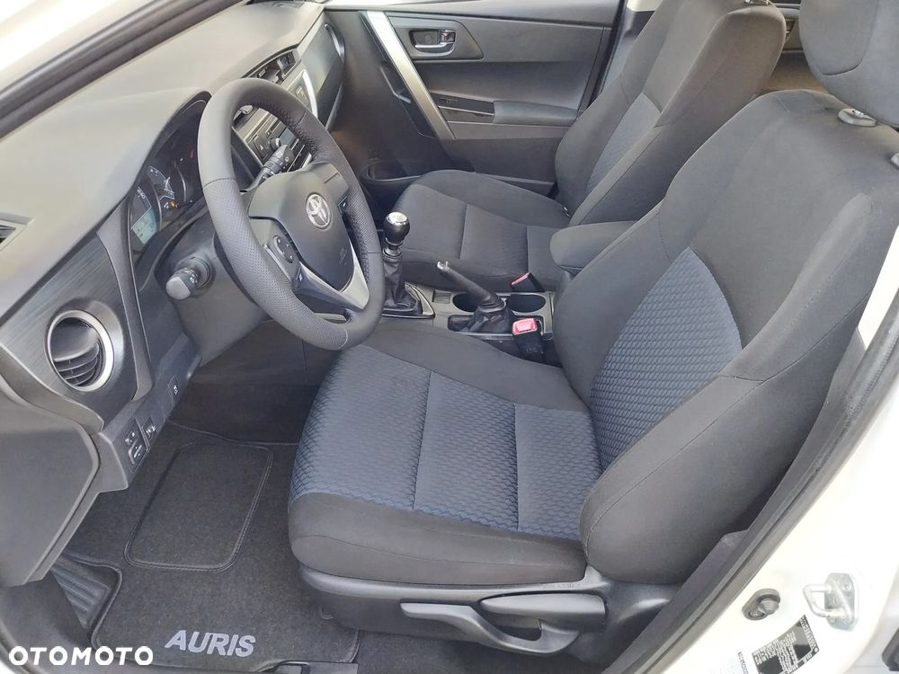 Toyota Auris 1.33 Dual-VVT-i Cool - 5
