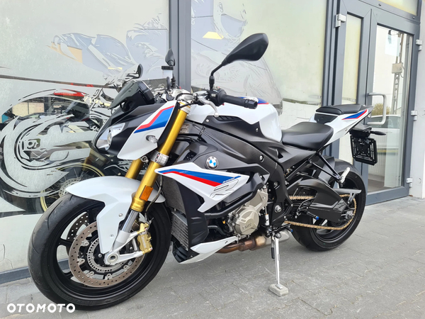 BMW S