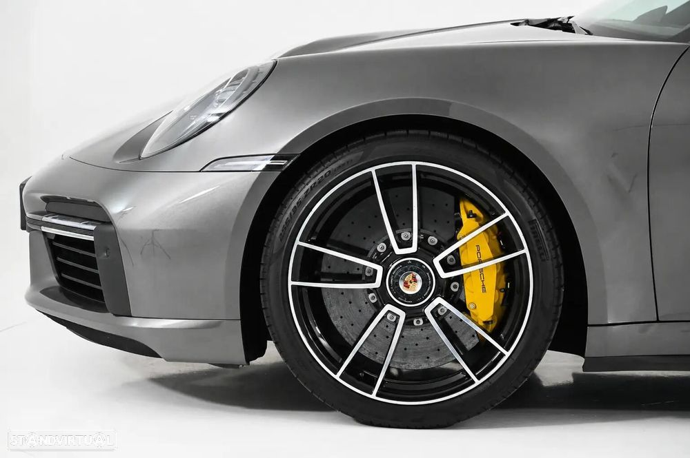 Porsche 911 (992) - 11