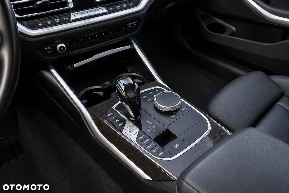 BMW Seria 3 330i xDrive - 20