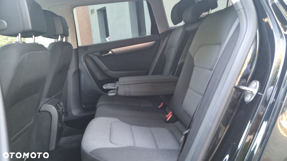 Volkswagen Passat - 14