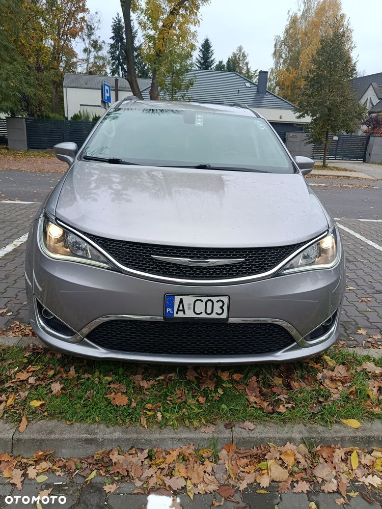 Chrysler Pacifica - 3