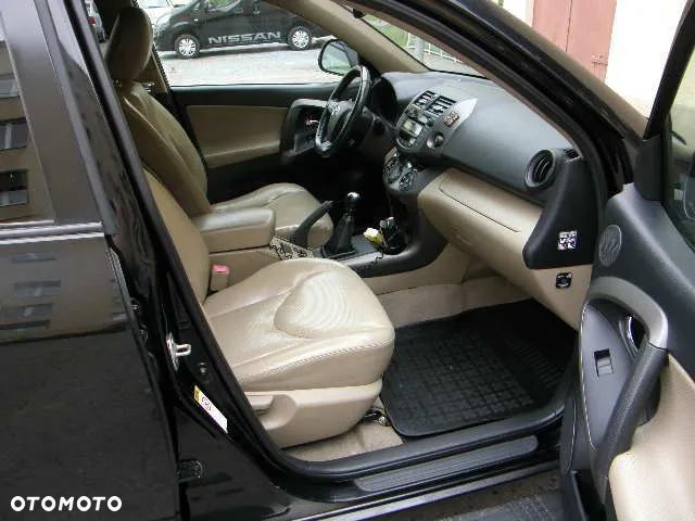 Toyota RAV4 2.2 D-4D 4x4 - 8