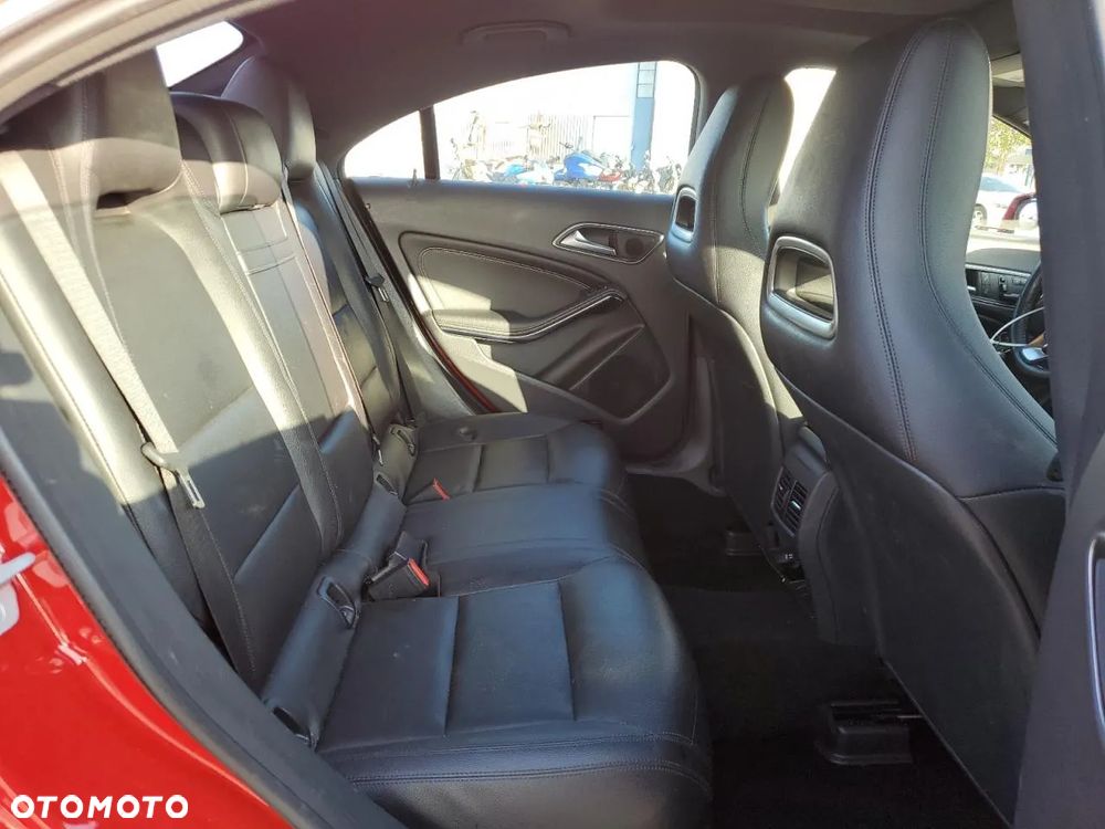 Mercedes-Benz CLA 250 7G-DCT - 10