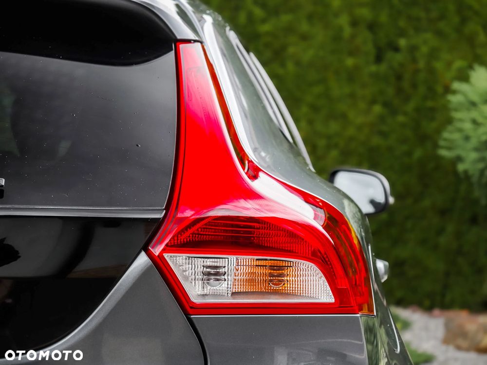 Volvo V40 D2 Drive-E Momentum - 32