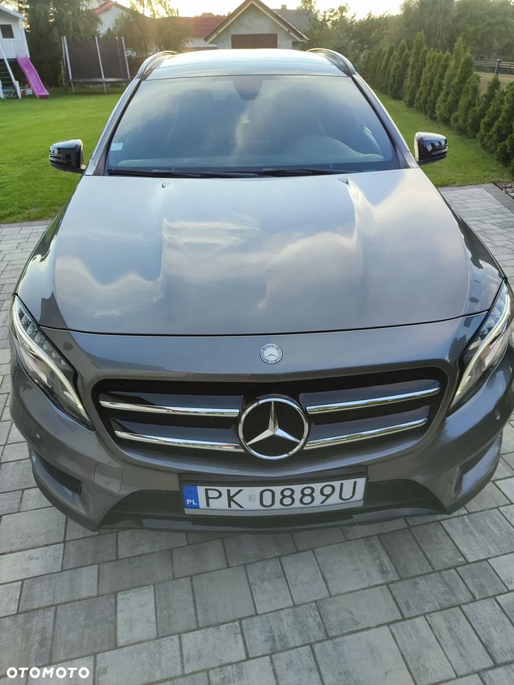 Mercedes-Benz GLA 180 d 7G-DCT AMG Line - 2