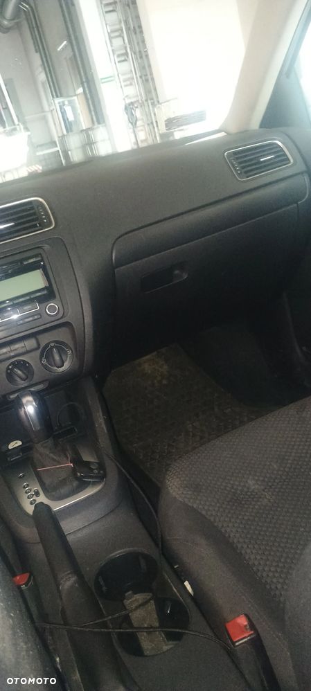 Volkswagen Jetta 2.0 Base - 6