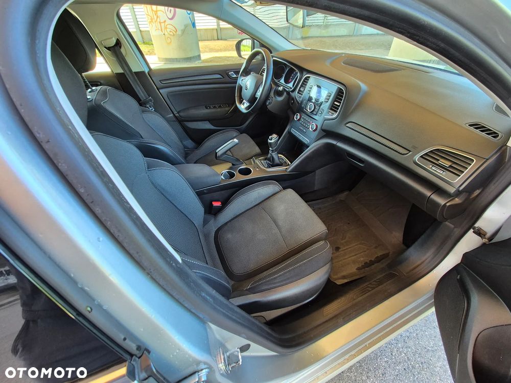 Renault Megane 1.5 Blue dCi Zen - 16