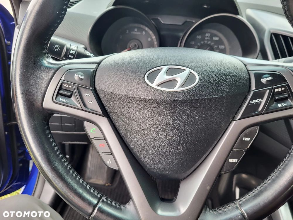 Hyundai Veloster - 13