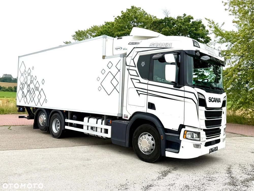 Scania SCANIA R410 / CHŁODNIA / 2020 /  WINDA / BEZ EGR  / TRZECIA OŚ PODNOSZONA ORAZ SKRĘTNA / SPROWADZONY / SYPIALKA / AUTOMAT / 19 PALET / E6 / STAN BARDZO DOBRY - 13