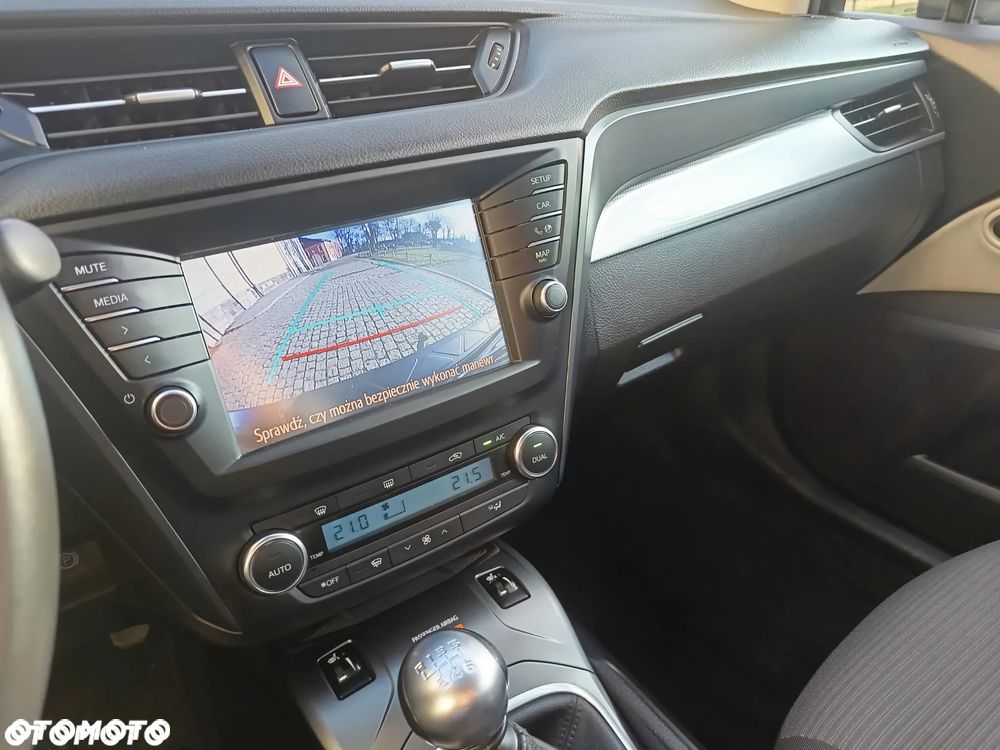 Toyota Avensis 1.8 Premium - 14