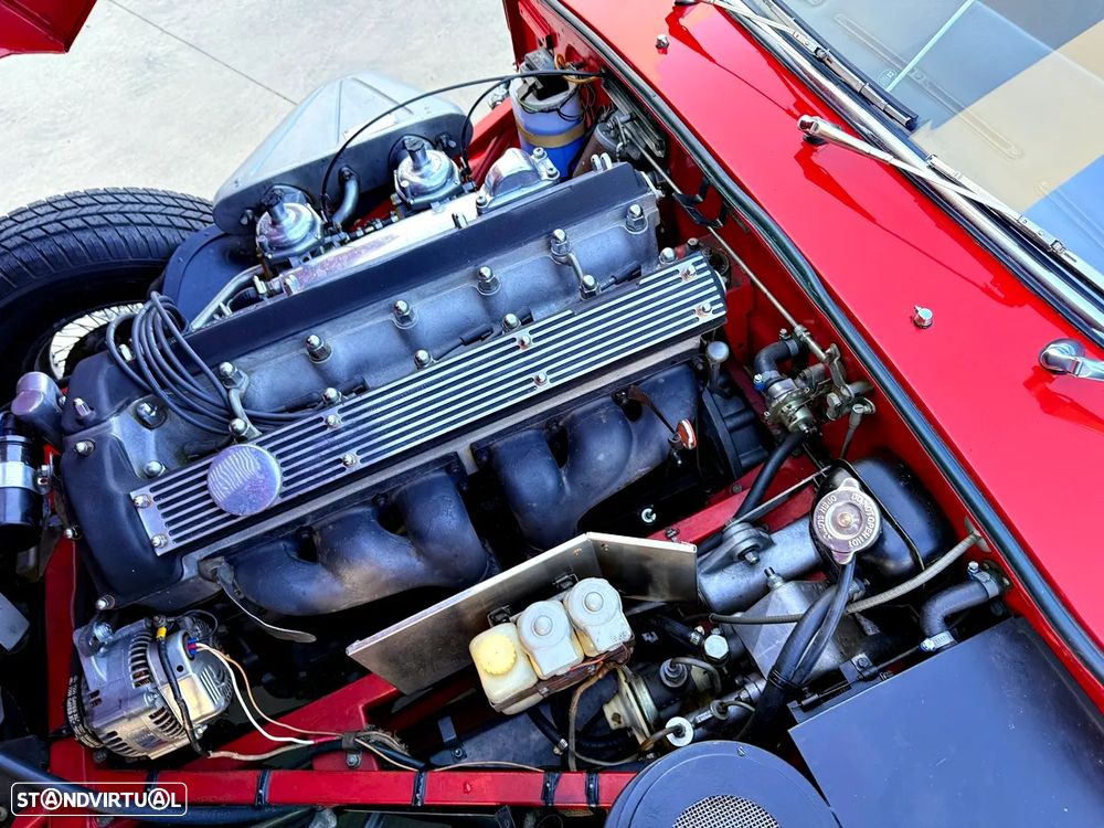 Jaguar E-Type - 32