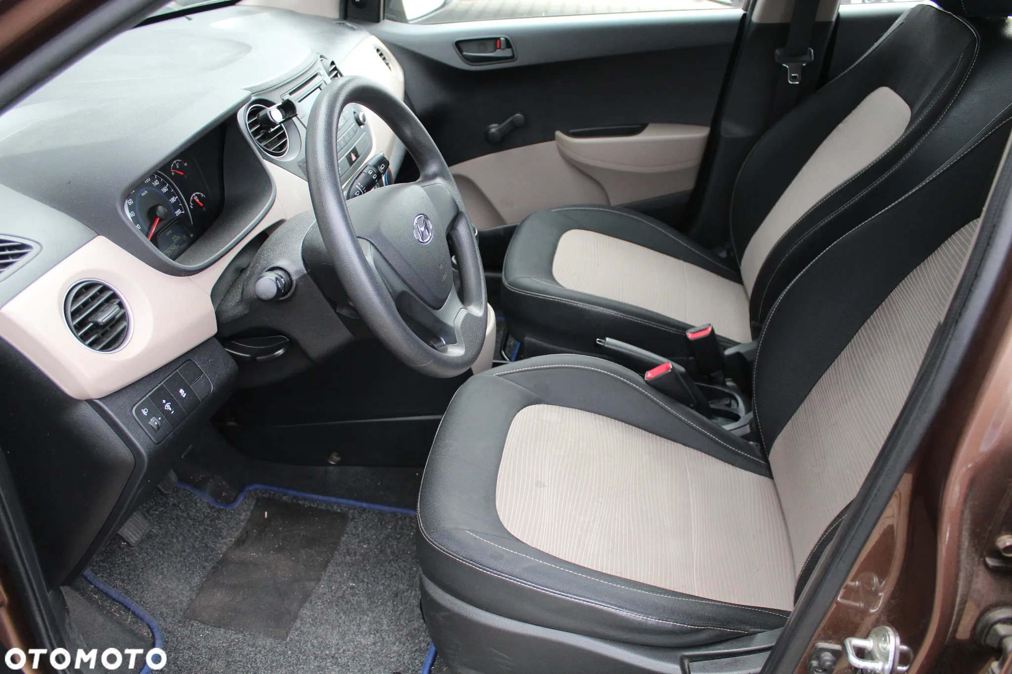 Hyundai i10 - 12