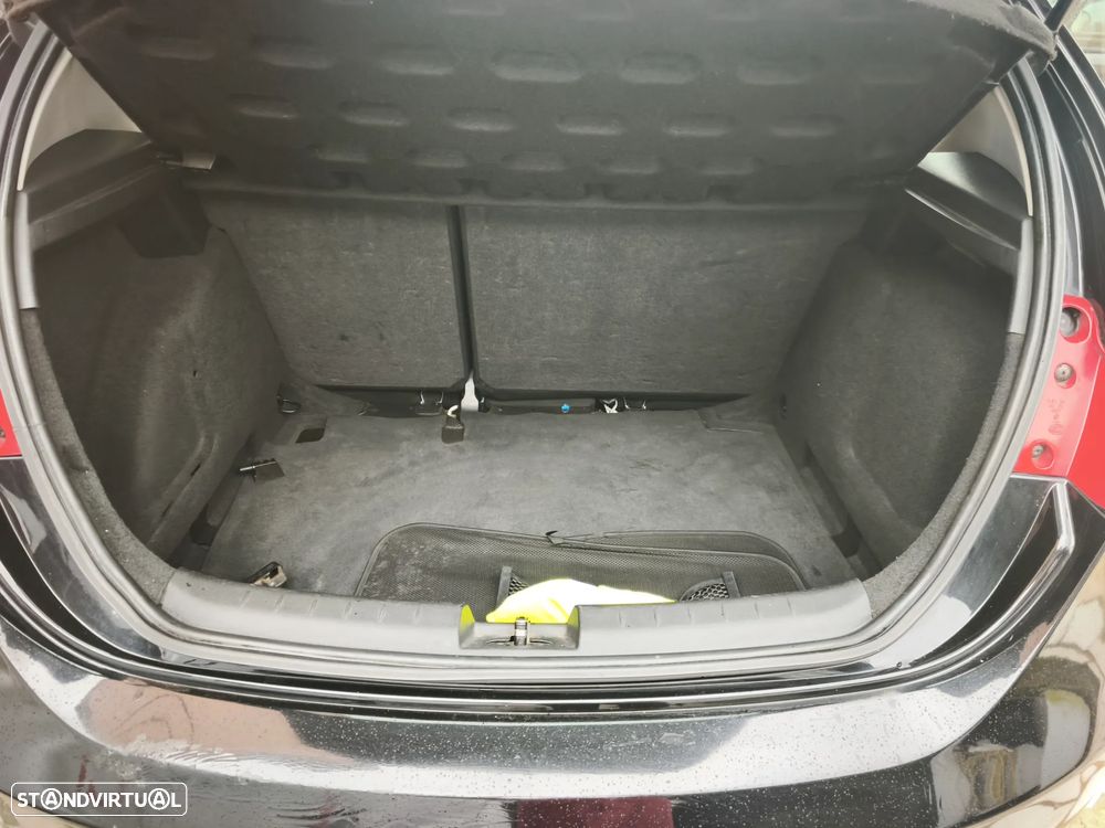 SEAT Leon 2.0 TDI DPF FR - 26